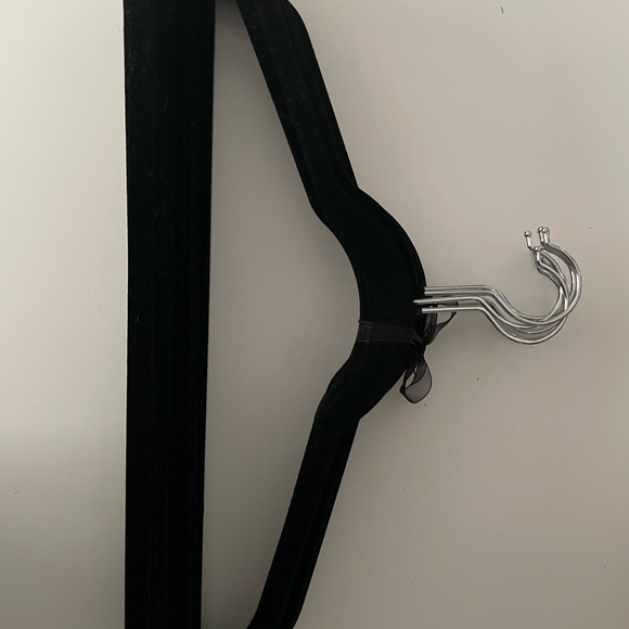 Bundle of 10 Non-Slip Clothes Hangers Velvet - Picture 2 of 2